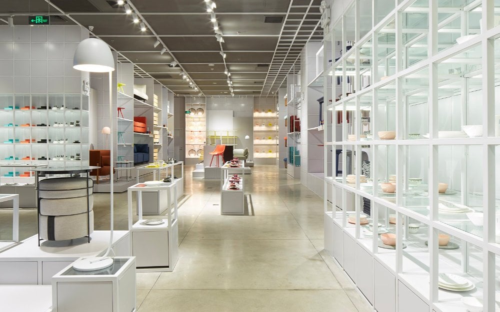 Buy LED track lighting systems for professional installations across New York