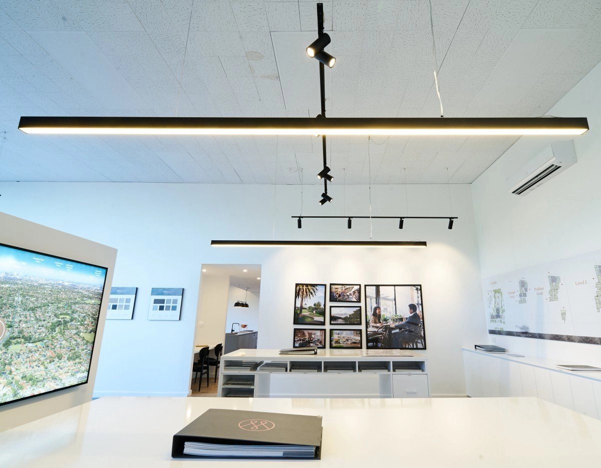 Expert advice on choosing commercial track lights for Florida businesses