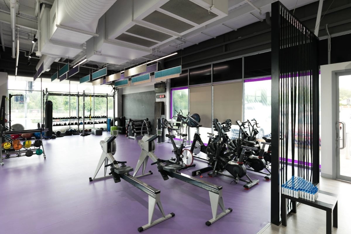 LED track lighting price guide for boutiques and supermarkets in New York