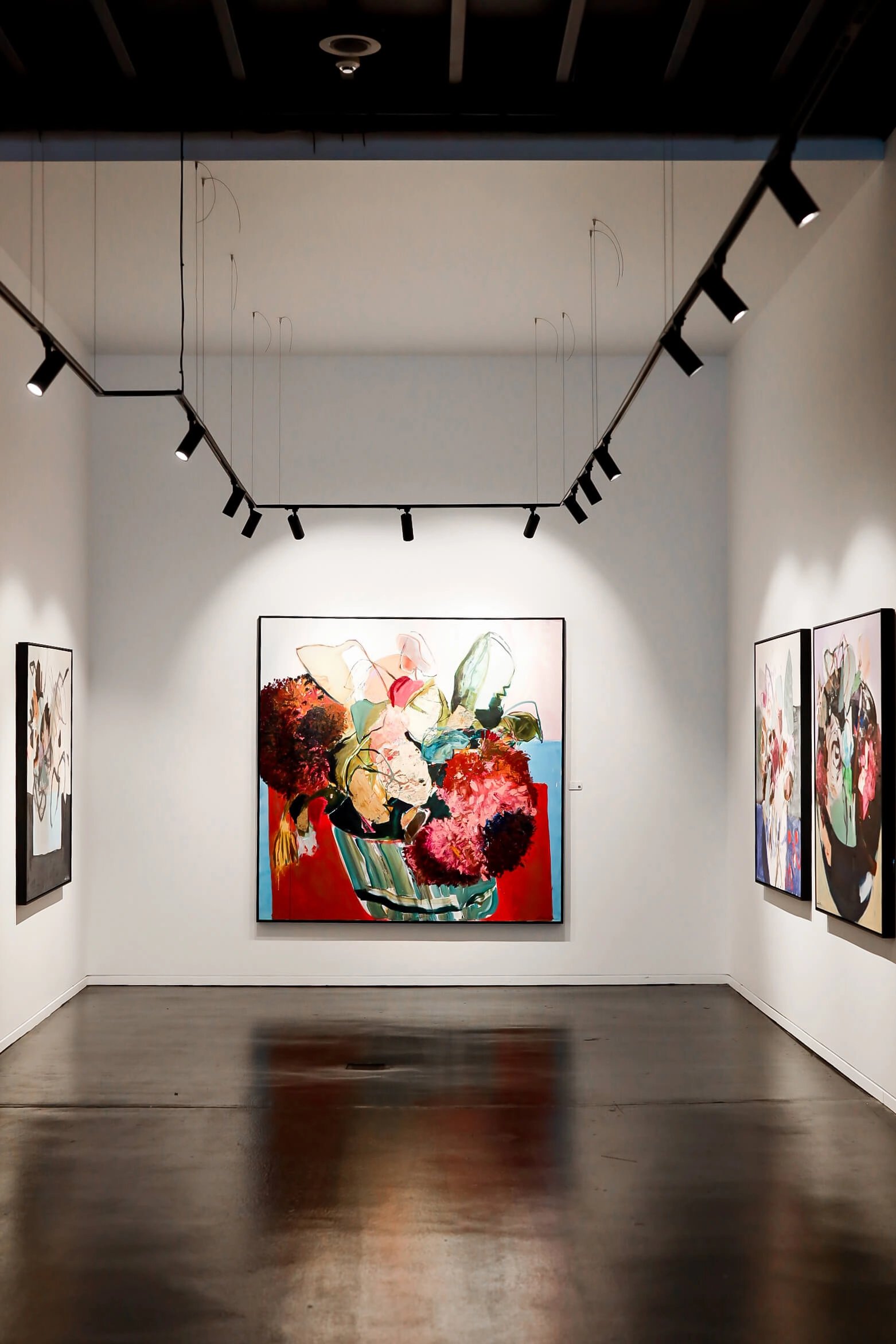 Buy architectural lighting track for commercial spaces in New York, Manhattan