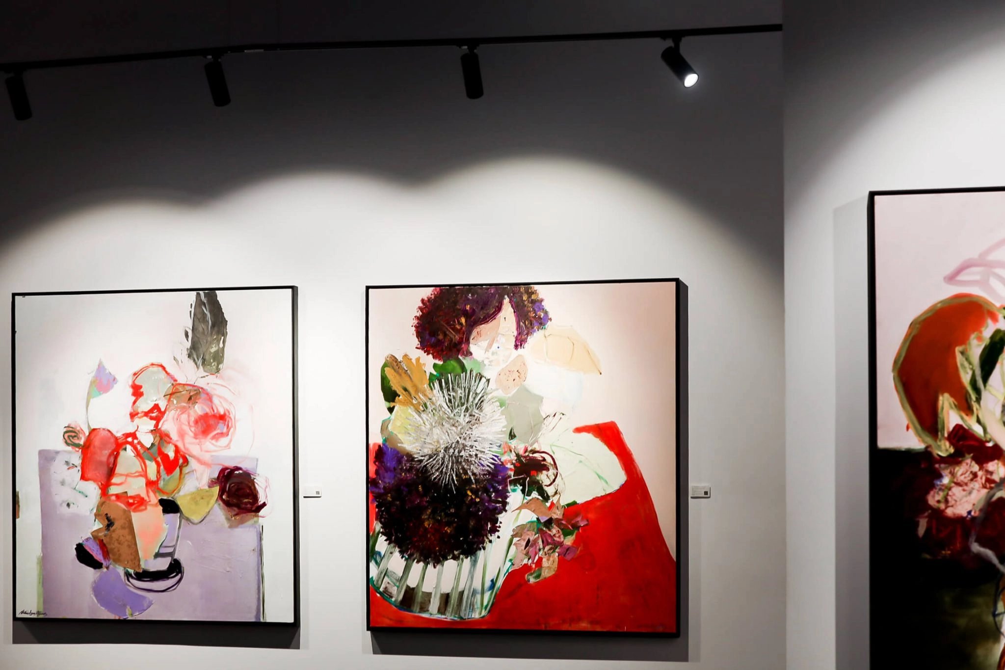 Advice on track lighting systems for galleries and artwork in New York, Chelsea