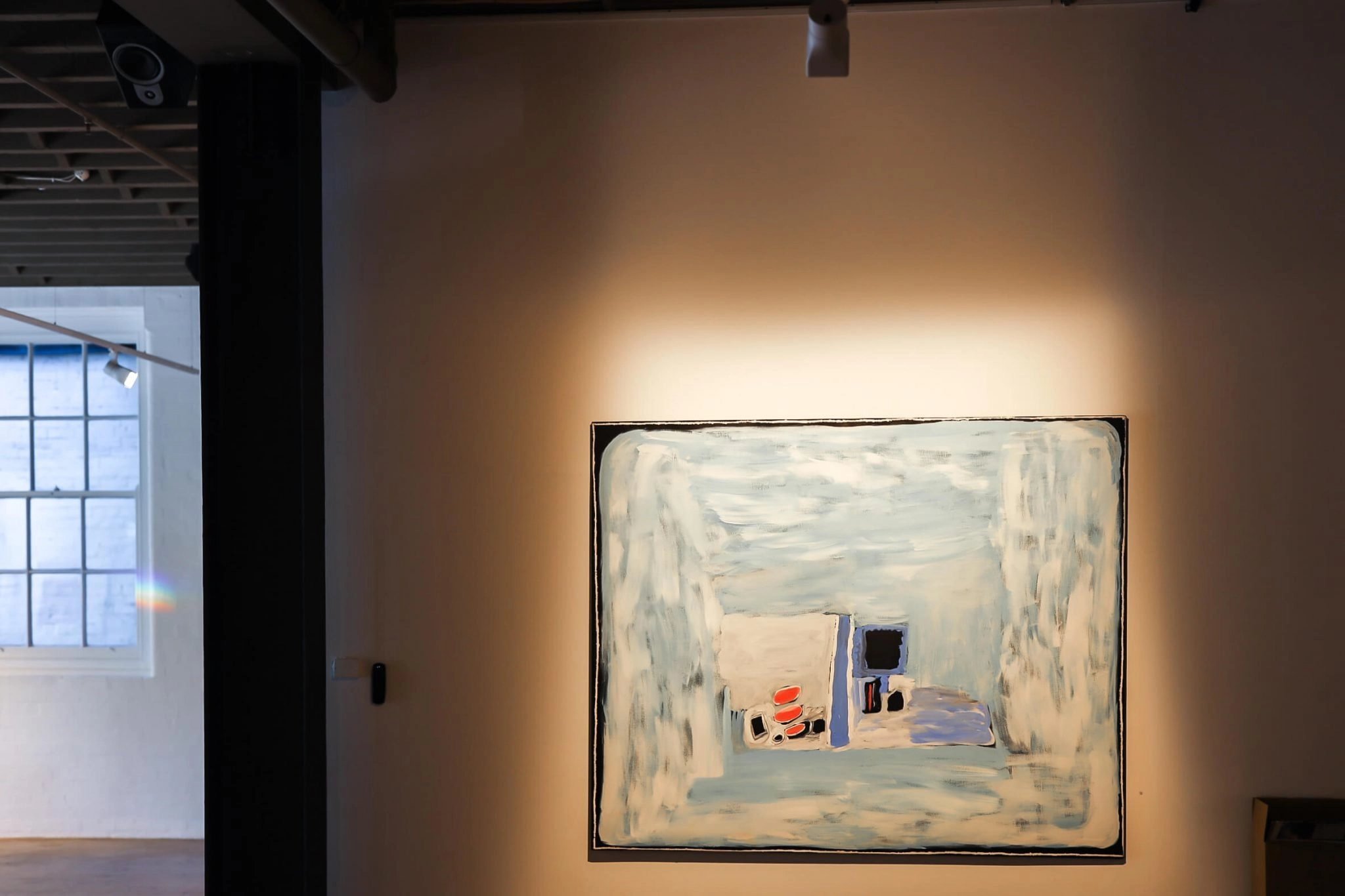 Professional LED track lighting delivering precise task lighting in New York kitchen