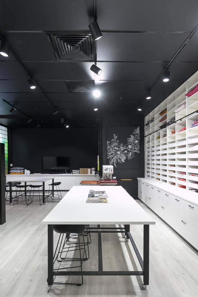 Buy LED retail lighting fixtures for boutiques and showrooms in Illinois