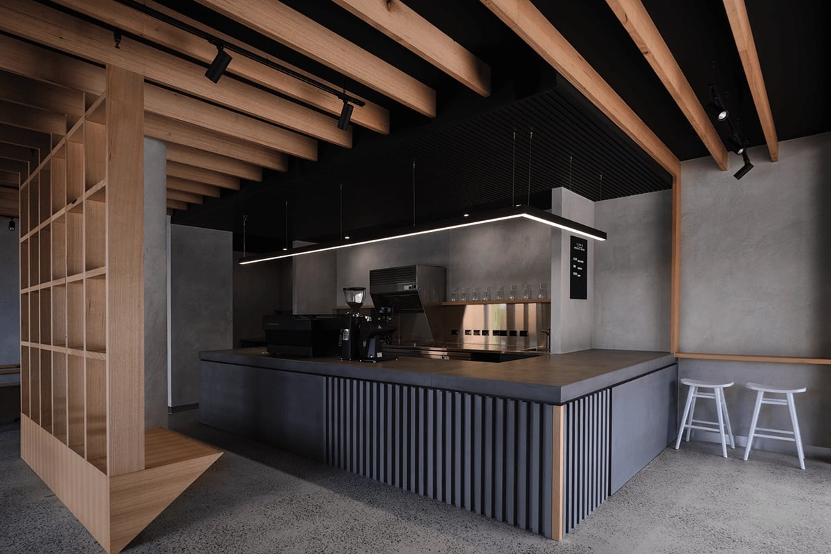 Expert advice on installing suspended track lighting in Florida homes