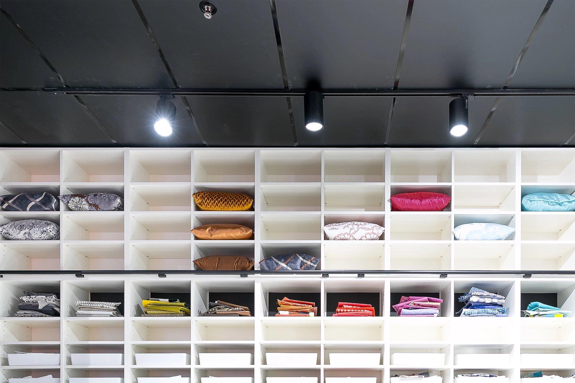 Track lighting fixture price guide for commercial spaces across Washington state