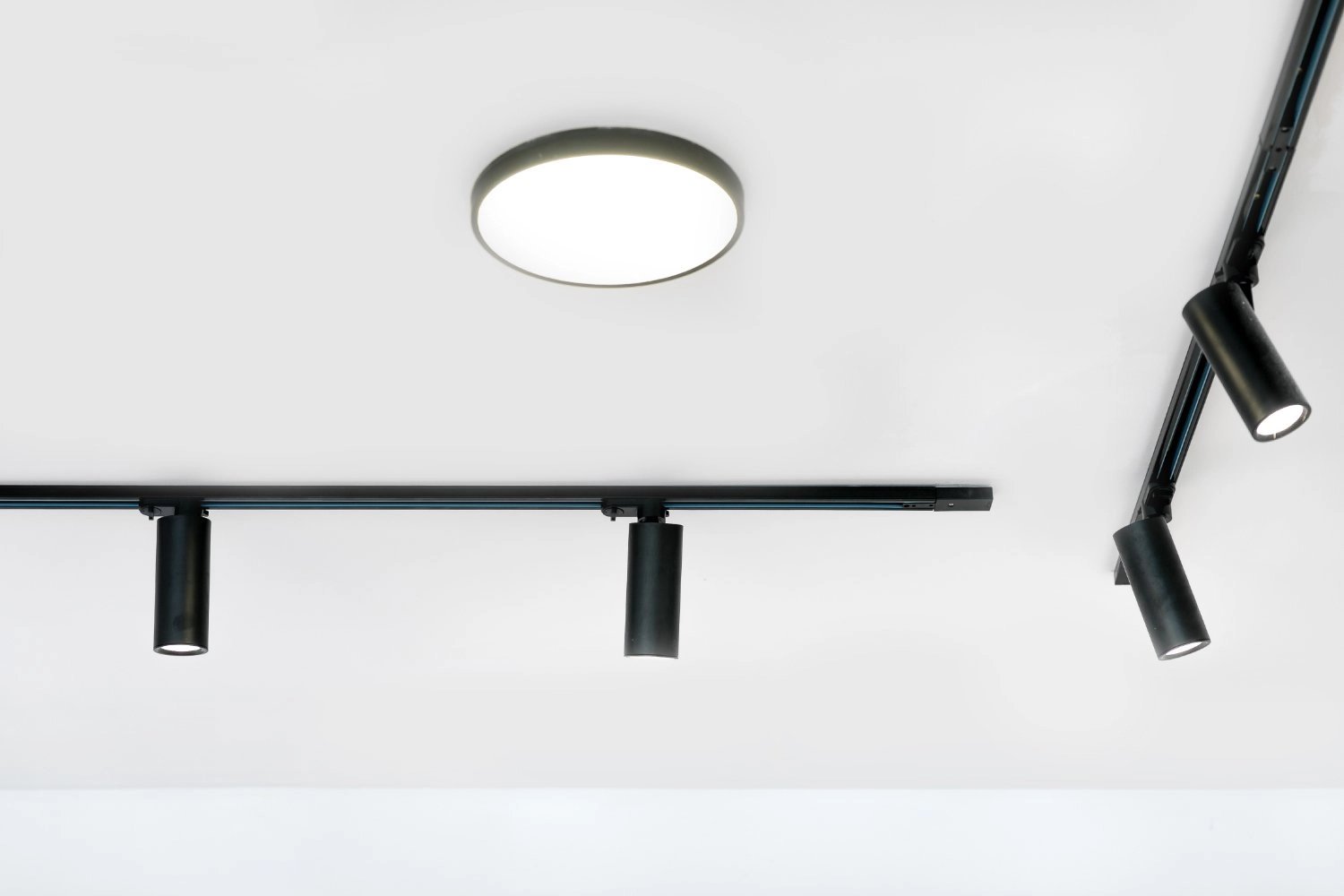 Salon lighting design advice using LED track systems in Nevada