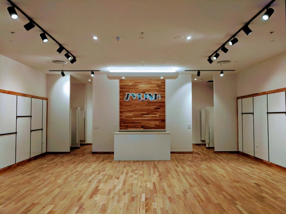 Professional advice for selecting LED track lighting for retail stores in Washington