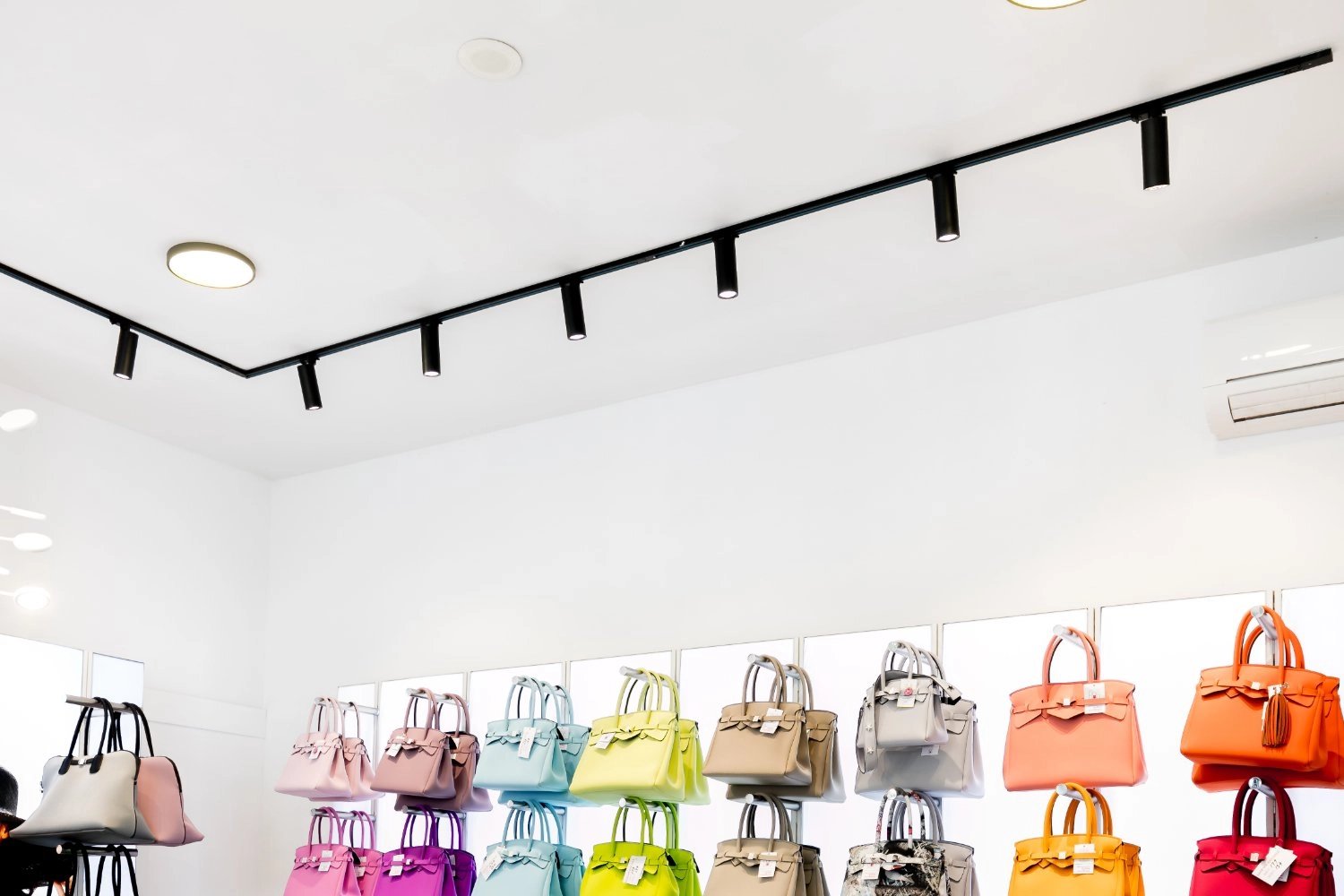 Compare price of commercial LED track lighting in Florida