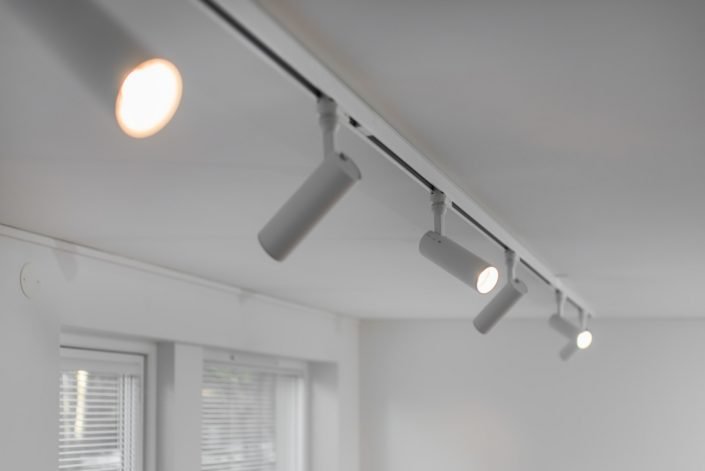 Buy LED office track lighting for flexible workspaces in Illinois